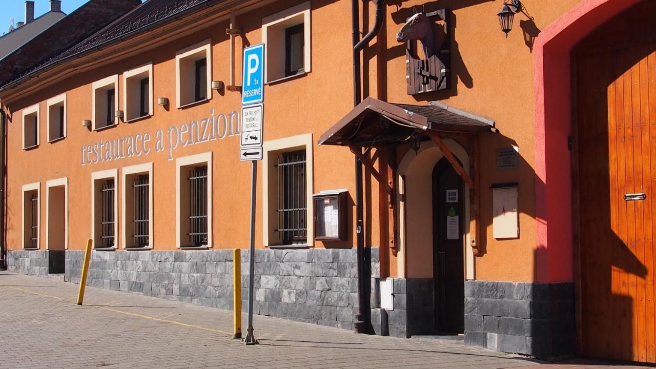 Penzion A Restaurace Na Jizdarne Kroměříž Extérieur photo